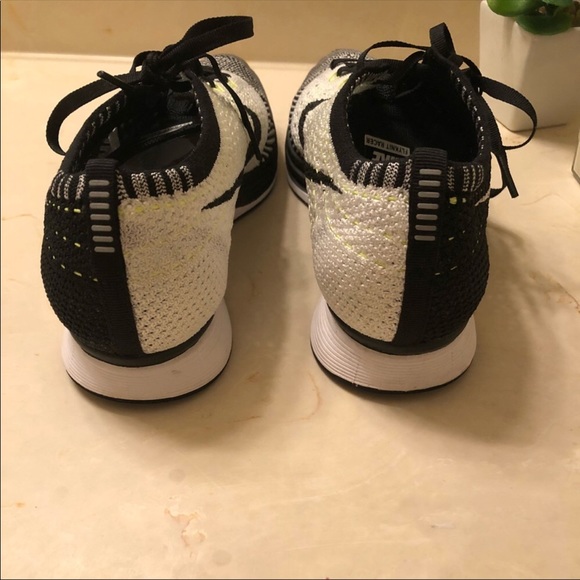 Nike shoes (SOLD) - Picture 5 of 5